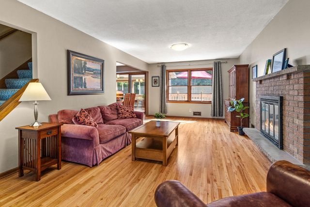 2916 Silver Lake Court NE, Saint Anthony, MN 55421