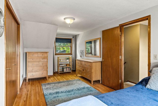 2916 Silver Lake Court NE, Saint Anthony, MN 55421