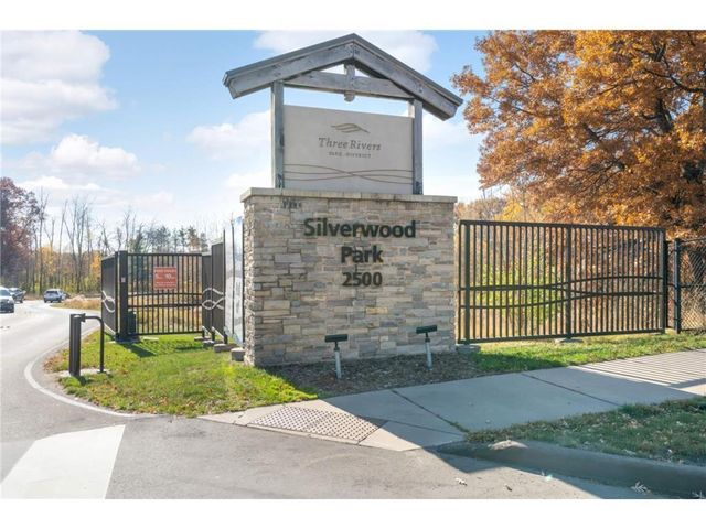 2916 Silver Lake Court NE, Saint Anthony, MN 55421