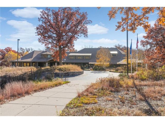 2916 Silver Lake Court NE, Saint Anthony, MN 55421