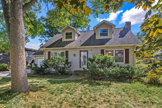 2916 Silver Lake Court NE, Saint Anthony, MN 55421
