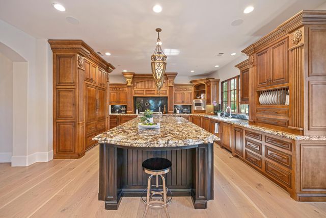 2020 Shady Trail Ln, Rocklin, CA 95765