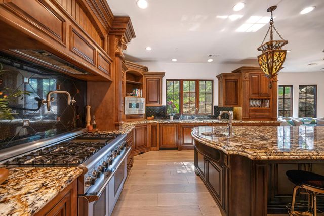 2020 Shady Trail Ln, Rocklin, CA 95765
