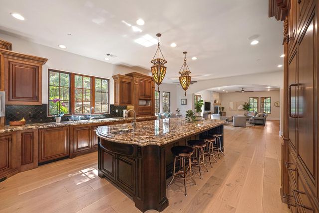 2020 Shady Trail Ln, Rocklin, CA 95765