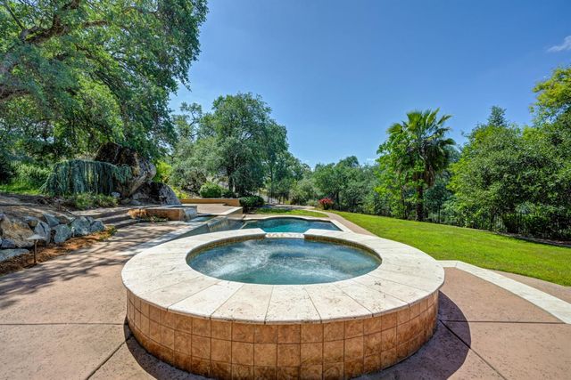 2020 Shady Trail Ln, Rocklin, CA 95765