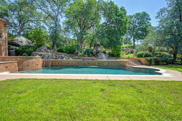 2020 Shady Trail Ln, Rocklin, CA 95765