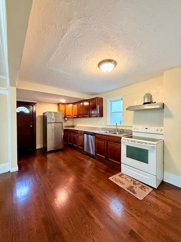 139 Endicott St, Worcester, MA 01610