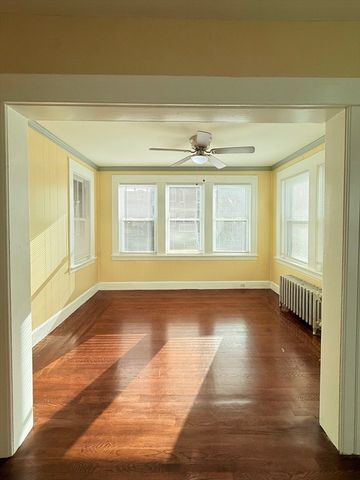 139 Endicott St, Worcester, MA 01610