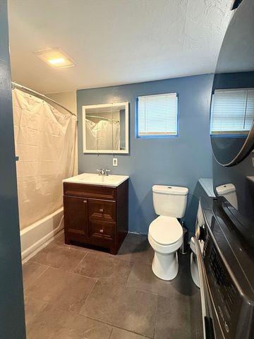 139 Endicott St, Worcester, MA 01610