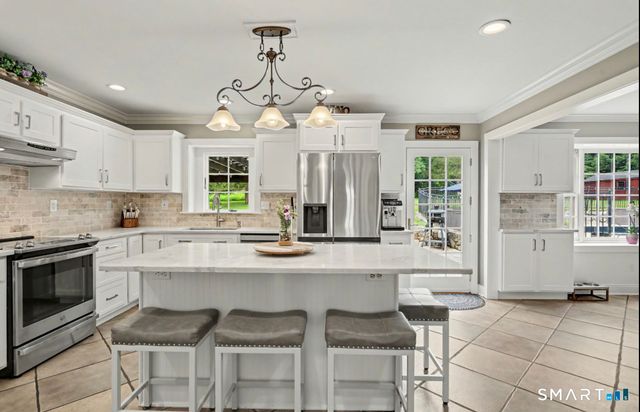 9 Hedge Meadow Lane, Newtown, CT 06470