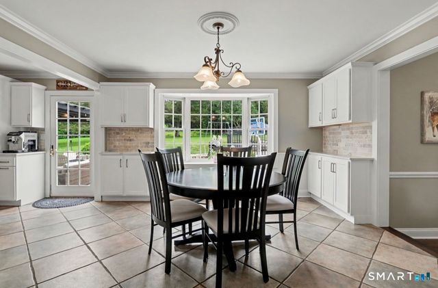 9 Hedge Meadow Lane, Newtown, CT 06470