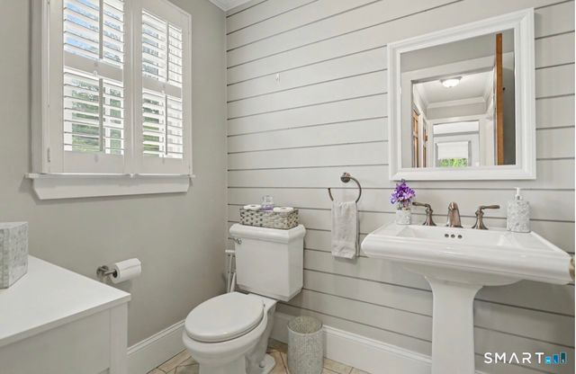 9 Hedge Meadow Lane, Newtown, CT 06470