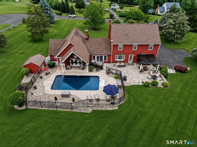 9 Hedge Meadow Lane, Newtown, CT 06470