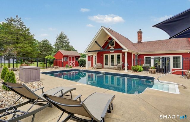 9 Hedge Meadow Lane, Newtown, CT 06470
