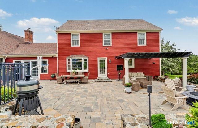 9 Hedge Meadow Lane, Newtown, CT 06470