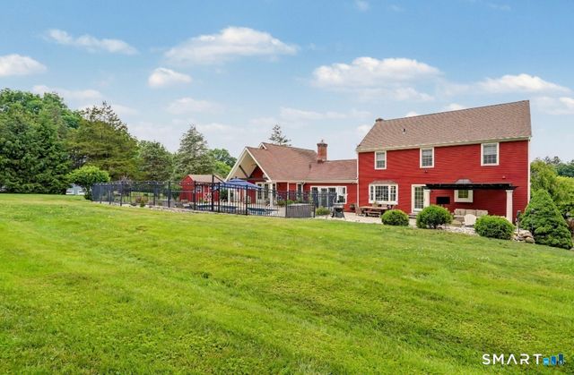 9 Hedge Meadow Lane, Newtown, CT 06470