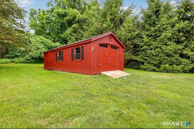 9 Hedge Meadow Lane, Newtown, CT 06470