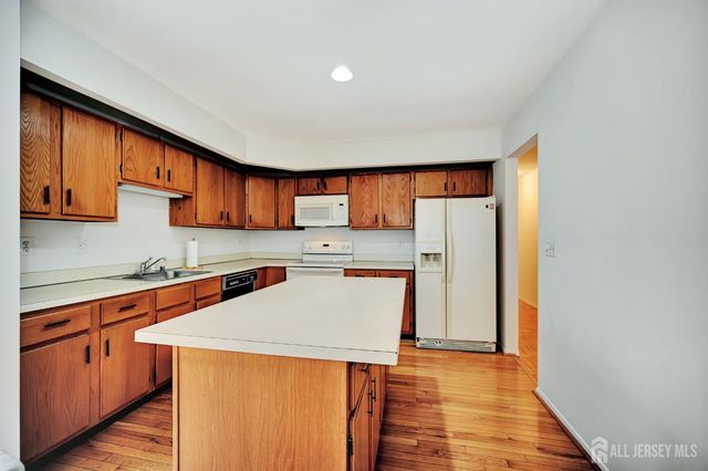 13 Benjamin Franklin Drive, Monroe, NJ 08831