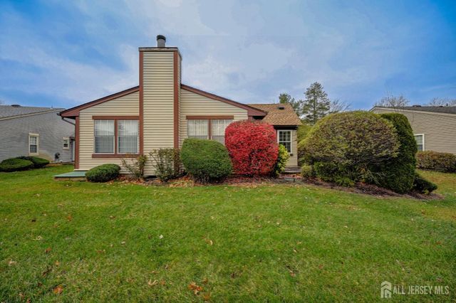 13 Benjamin Franklin Drive, Monroe, NJ 08831