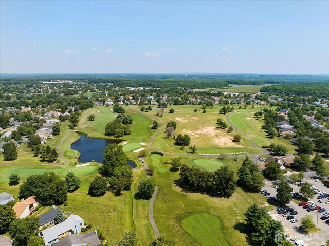 13 Benjamin Franklin Drive, Monroe, NJ 08831