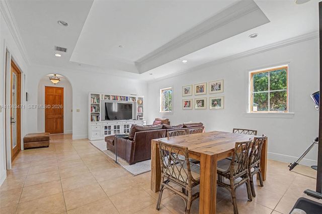 6075 SW 85th Avenue, Miami, FL 33143