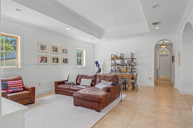 6075 SW 85th Avenue, Miami, FL 33143