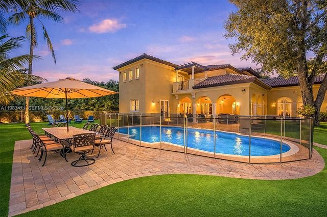 6075 SW 85th Avenue, Miami, FL 33143