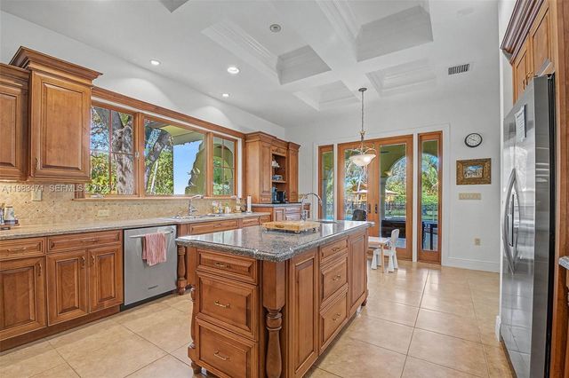 6075 SW 85th Avenue, Miami, FL 33143