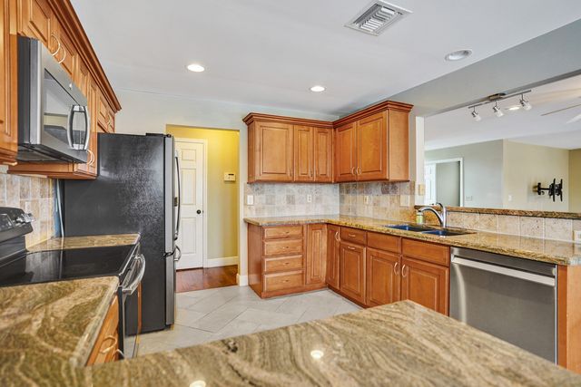 10732 Sea Cliff Circle, Boca Raton, FL 33498