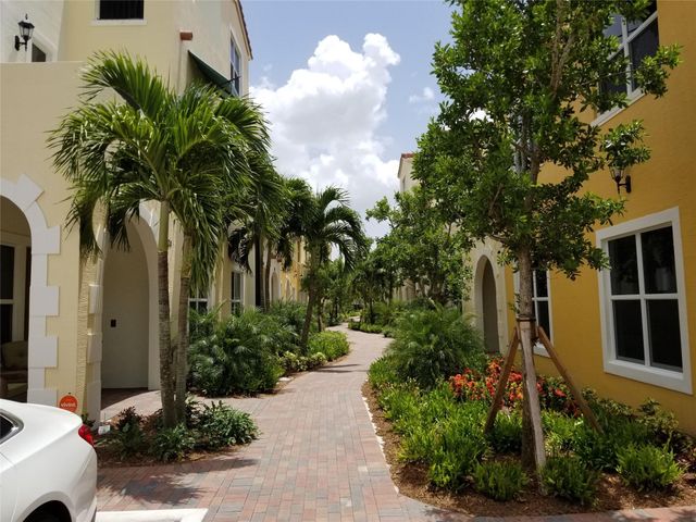 1741 NW 124th Place, Pembroke Pines, FL 33028