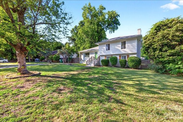5907 Bluebonnet Road, Charlotte, NC 28212