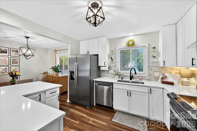 5907 Bluebonnet Road, Charlotte, NC 28212