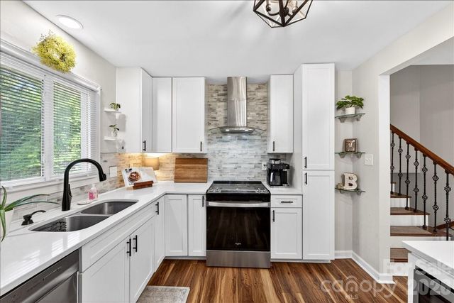 5907 Bluebonnet Road, Charlotte, NC 28212