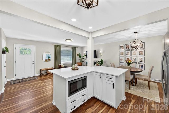 5907 Bluebonnet Road, Charlotte, NC 28212