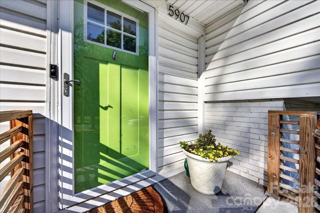 5907 Bluebonnet Road, Charlotte, NC 28212
