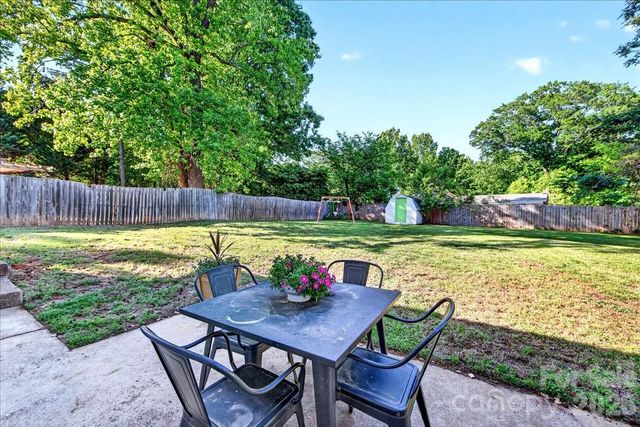 5907 Bluebonnet Road, Charlotte, NC 28212
