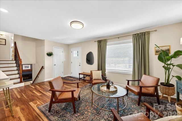 5907 Bluebonnet Road, Charlotte, NC 28212