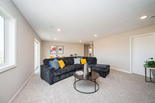 8660 Edmonson Way NE, Monticello, MN 55362