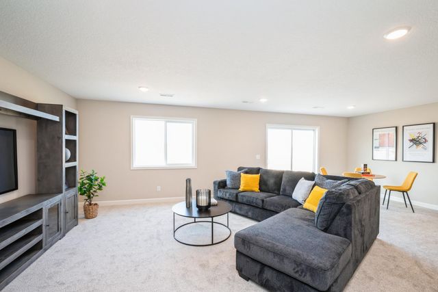 8660 Edmonson Way NE, Monticello, MN 55362