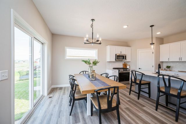 8660 Edmonson Way NE, Monticello, MN 55362