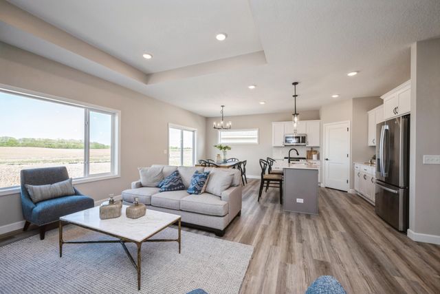 8660 Edmonson Way NE, Monticello, MN 55362