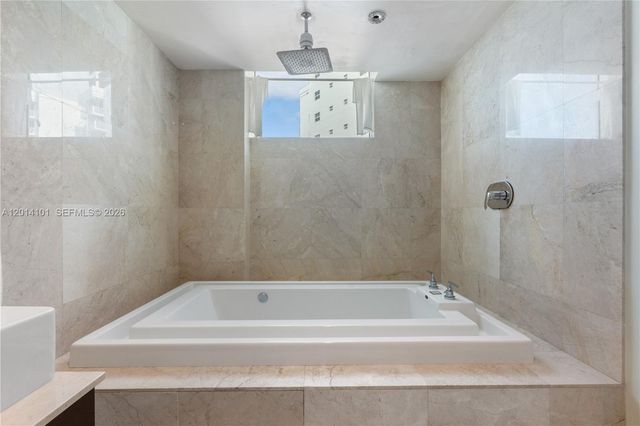 218 SE 14th St 2208, Miami, FL 33131