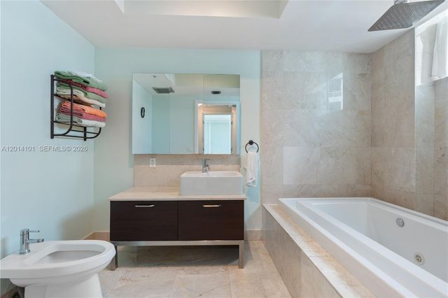218 SE 14th St 2208, Miami, FL 33131