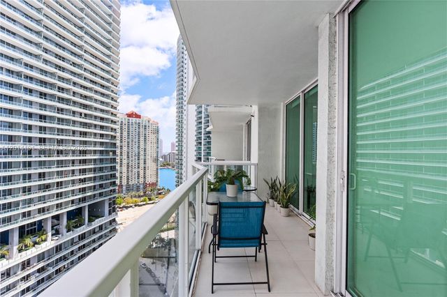 218 SE 14th St 2208, Miami, FL 33131