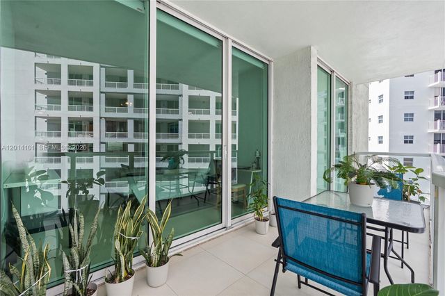 218 SE 14th St 2208, Miami, FL 33131