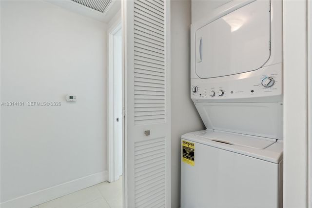 218 SE 14th St 2208, Miami, FL 33131