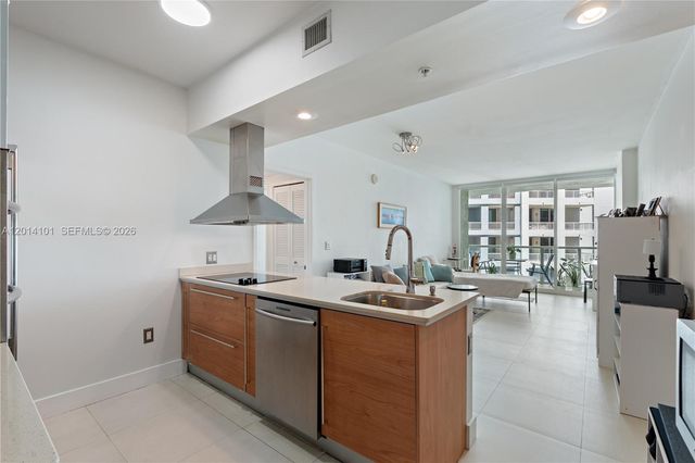 218 SE 14th St 2208, Miami, FL 33131