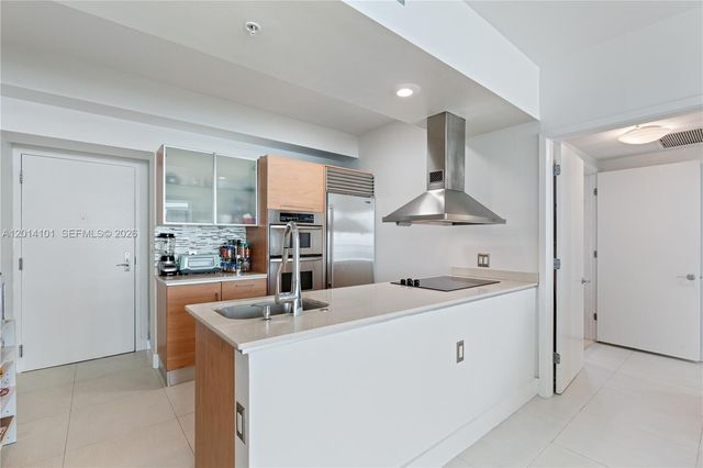 218 SE 14th St 2208, Miami, FL 33131
