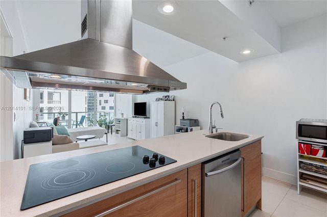 218 SE 14th St 2208, Miami, FL 33131