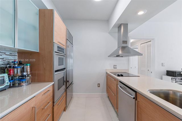 218 SE 14th St 2208, Miami, FL 33131